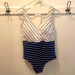 Women’s bathing suit. Brand Kona sol size large